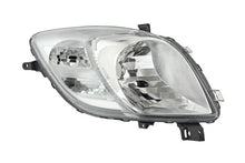 Load image into Gallery viewer, Yaris 2 Front Right Headlight Headlamp Fits Toyota OE 81130-0D130 Valeo 43050