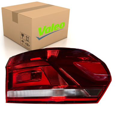 Touran Rear Right Outer Light Brake Lamp Fits VW OE 5TA945096 Valeo 47046