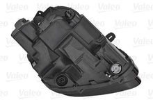Load image into Gallery viewer, C3 Aircross Front Left Headlight Headlamp Fits Citroen YQ00015080 Valeo 450526