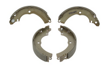 Load image into Gallery viewer, Rear Brake Shoe Set Fits Dr Mitsubishi OE 720060023 Ferodo FSB639