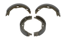 Load image into Gallery viewer, Rear Parking Brake Drum Shoe Set Fits Mercedes-Benz OE 44208620 Ferodo FSB690