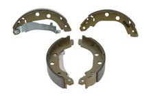 Load image into Gallery viewer, Rear Brake Shoe Set Fits Nissan Renault OE 7701205517 Ferodo FSB577
