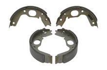 Load image into Gallery viewer, Rear Parking Brake Drum Shoe Set Fits Mitsubishi OE MB618914 Ferodo FSB663