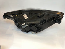 Load image into Gallery viewer, Q30 Front Left Headlight Halogen Headlamp Fits Infiniti 260605DB0A Valeo 46774