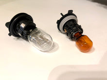 Load image into Gallery viewer, 208 Front Right Headlight Halogen Headlamp Fits Peugeot 9802221380 Valeo 44747