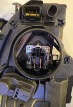 Load image into Gallery viewer, 807 Front Left Headlight Halogen Headlamp Fits Peugeot 9678393380 Valeo 44529