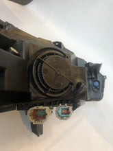 Load image into Gallery viewer, Q30 Front Left Headlight Halogen Headlamp Fits Infiniti 260605DB0A Valeo 46774