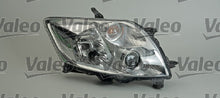 Load image into Gallery viewer, Auris Front Right Headlight Halogen Headlamp Fits Toyota 8113002480 Valeo 43462