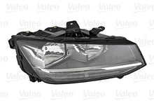 Load image into Gallery viewer, Q2 Front Right Headlight Halogen Headlamp Fits Audi 81A941004A Valeo 46839