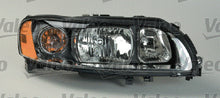 Load image into Gallery viewer, XC70 Front Right Headlight Halogen Headlamp Fits Volvo V70 30648211 Valeo 43533
